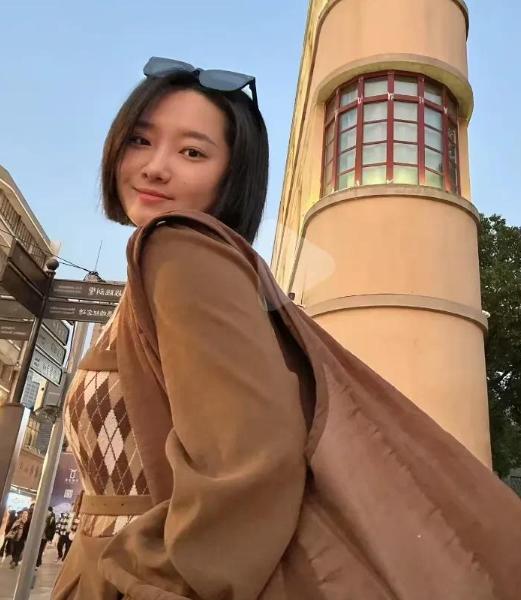 肤白貌美家中独女遗体惨不忍睹女子被蛇咬身亡照片曝光27岁(图9)