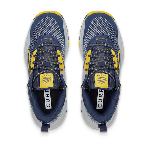 里3Z篮球鞋让每一次投篮都充满自信！释放